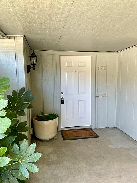 Apartments on White Oak Drive · Santa Rosa photo 3