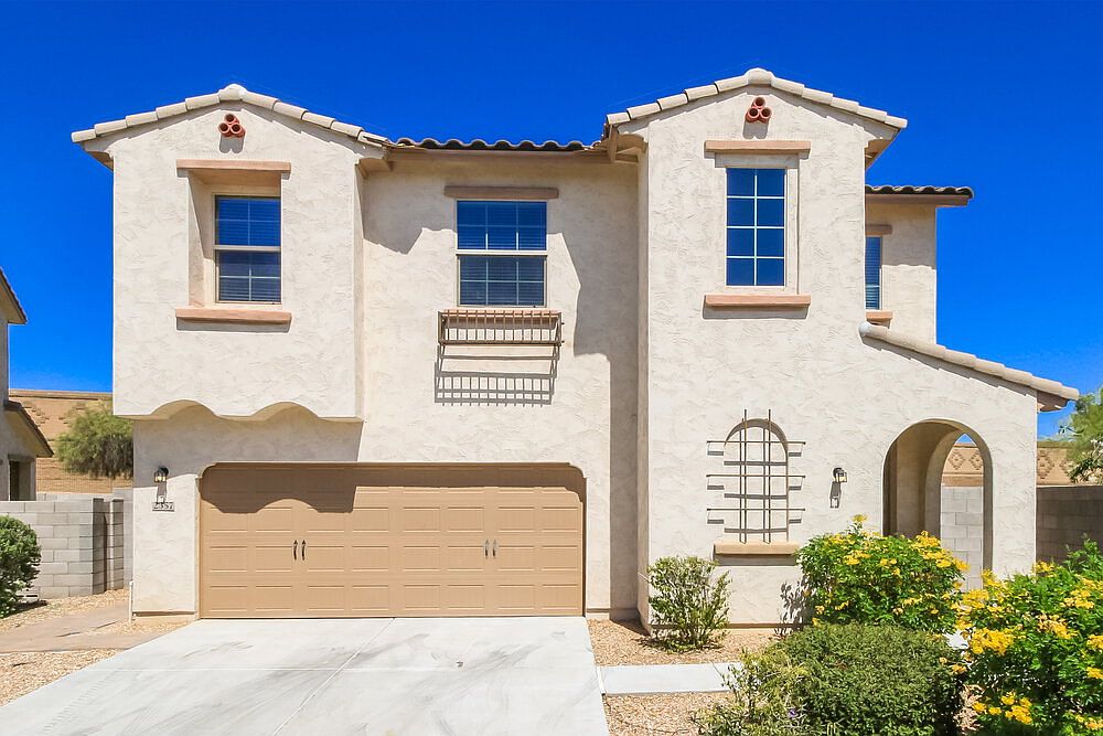 2357 S Lorena photo 2