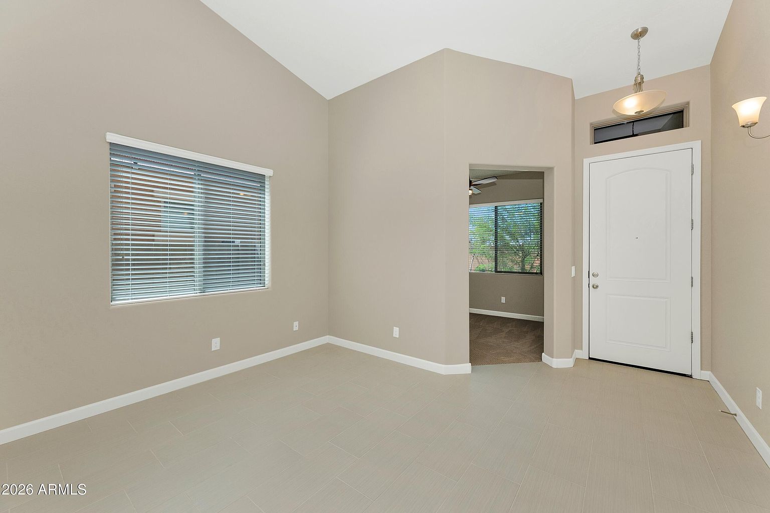1611 N Hillcrest photo 3