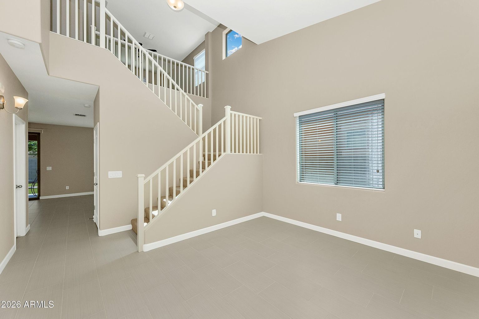 1611 N Hillcrest photo 4