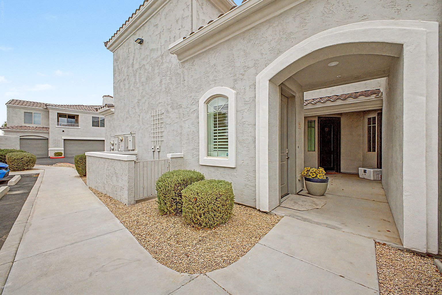 900 S Canal Dr photo 2