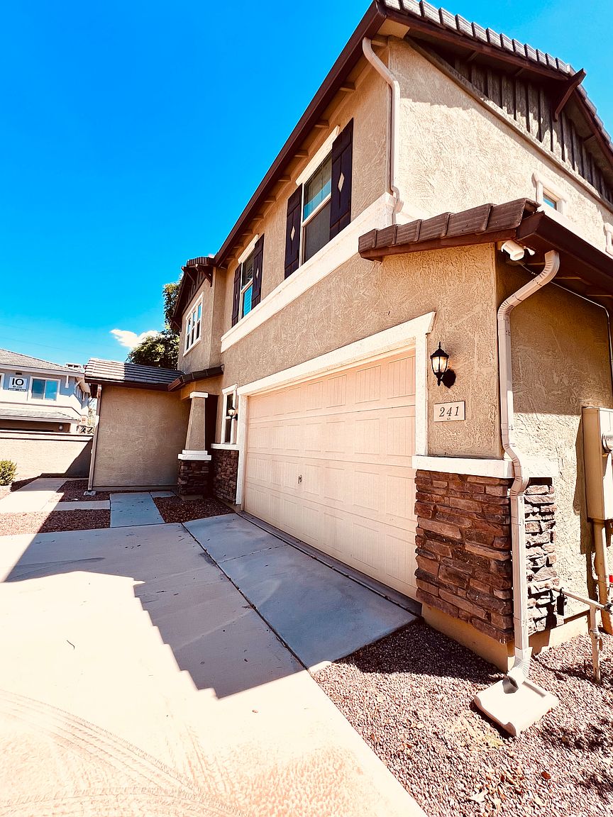 241 E Roadrunner Dr photo 3