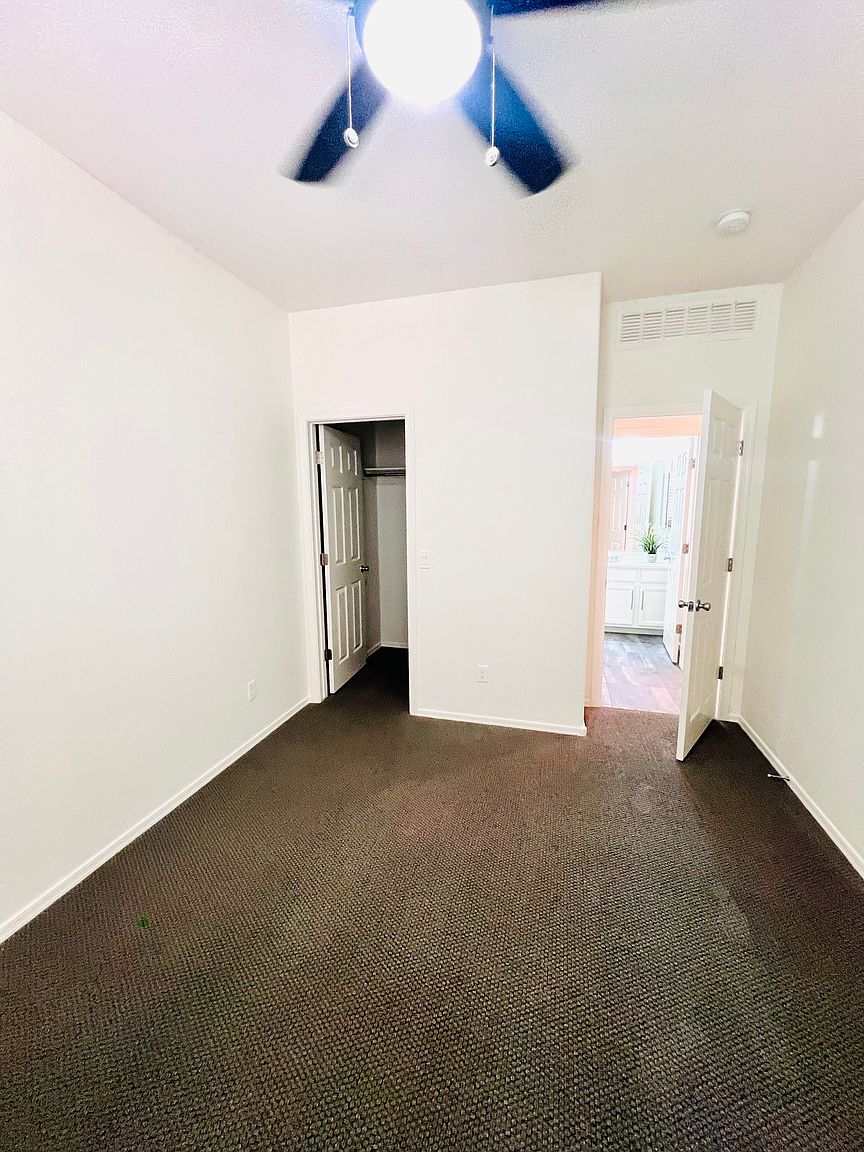 241 E Roadrunner Dr photo 5