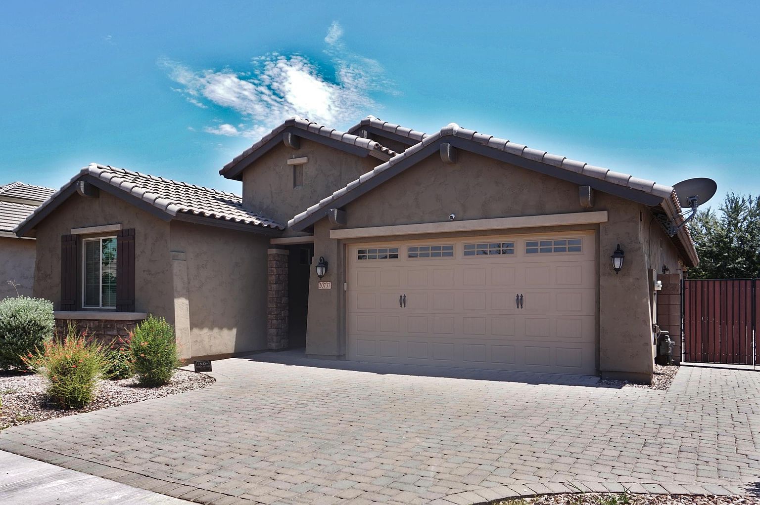 20737 E Canary Way photo 2