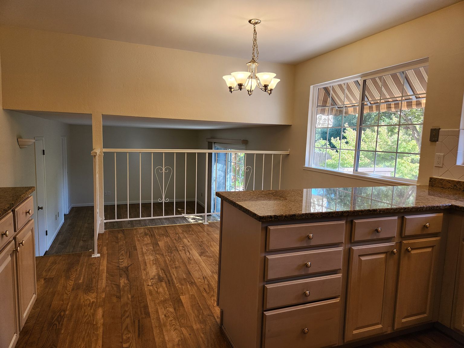 2462 Westvale Ct photo 3
