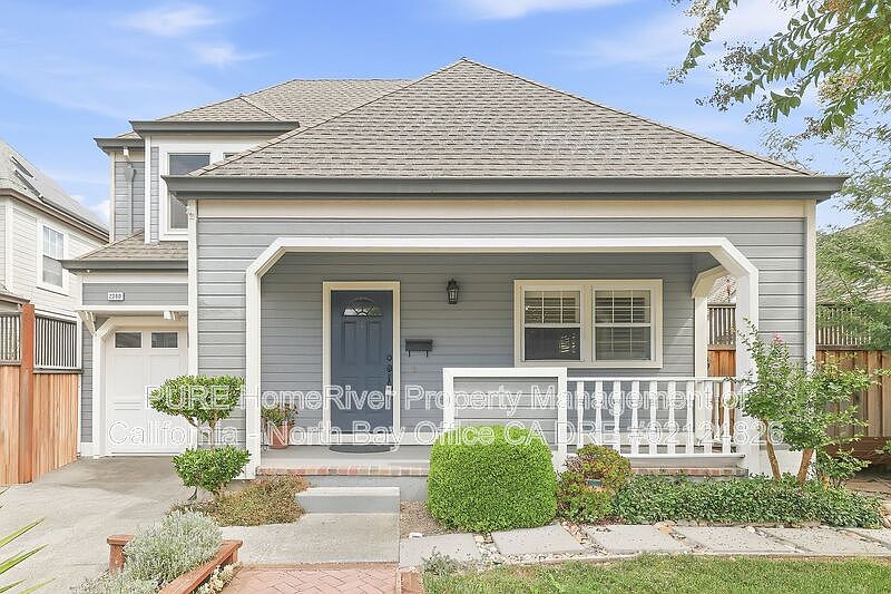 2360 Battersea St photo 3