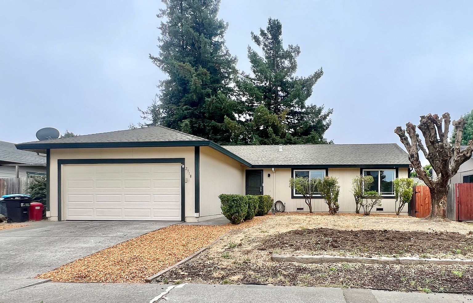 3BR/2BA Single Family House on Hooker Oak Ct · Santa Rosa photo 2