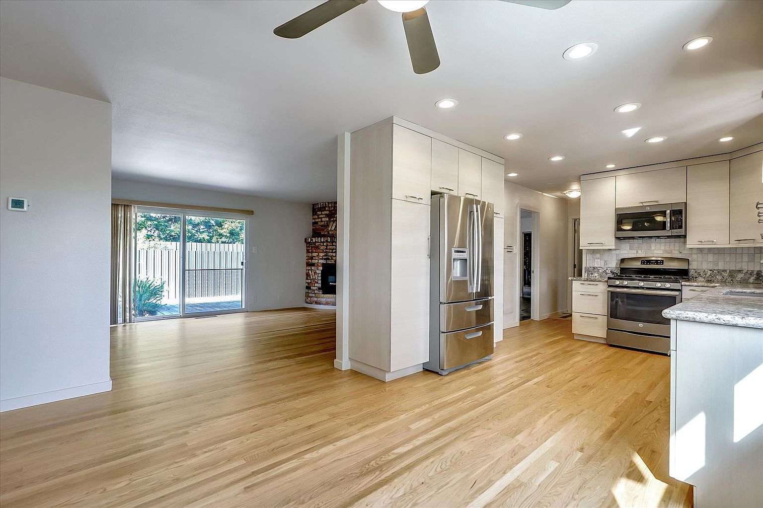 1791 Larry Dr photo 5