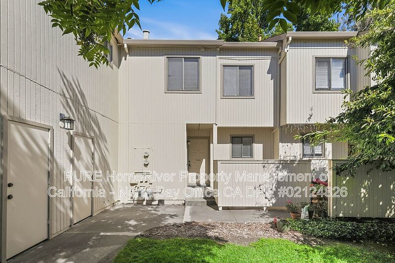 2518 Westberry Dr photo 2