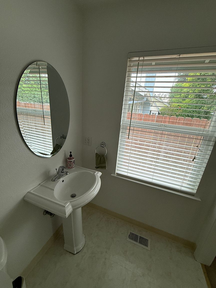 2257 White Chapel Ct photo 3