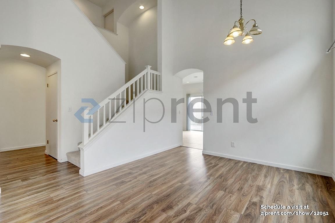 780 Potomac Ave photo 5
