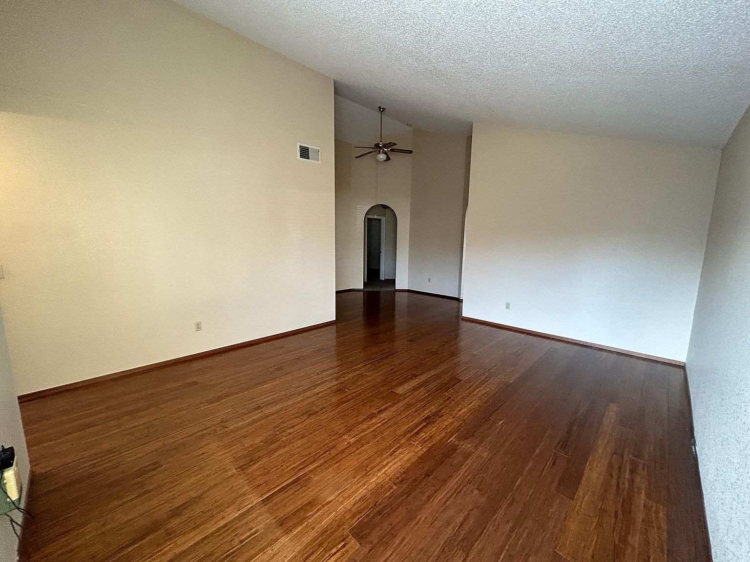 1520 Mary Pl photo 4