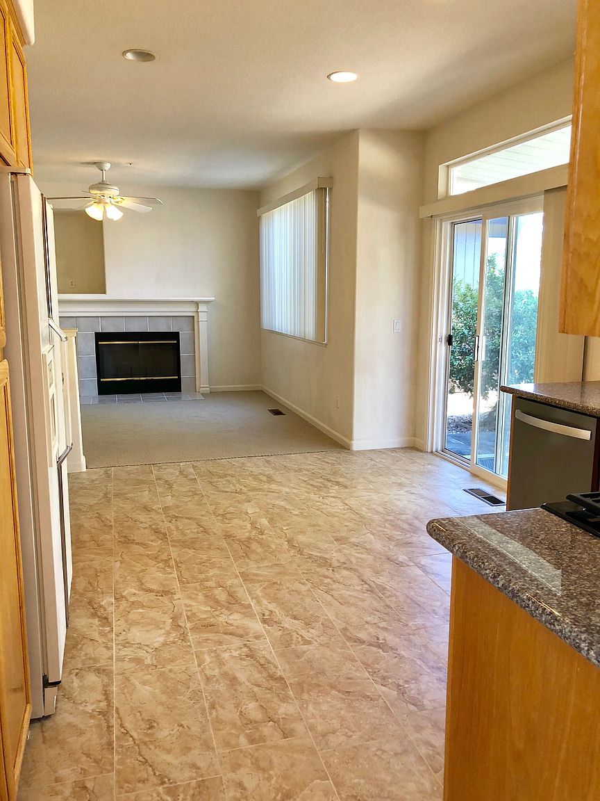 1502 Mathias Pl photo 5