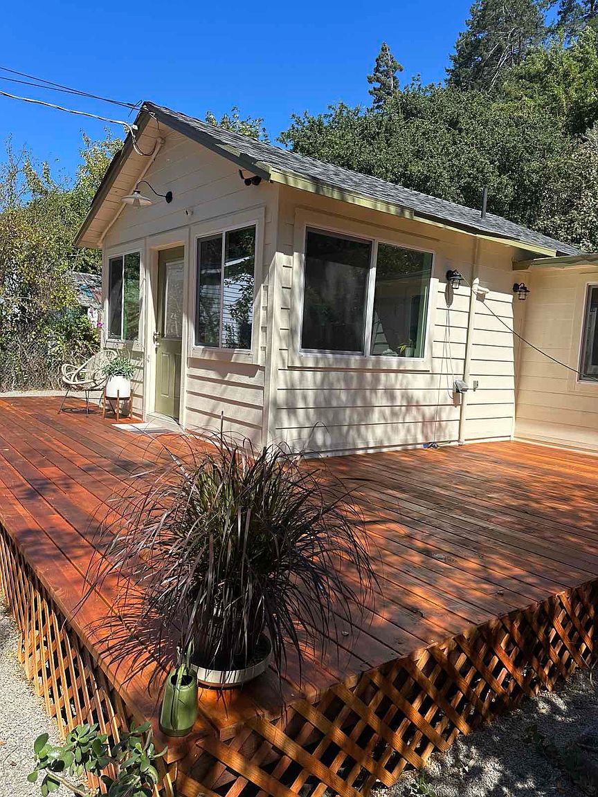 2BR/1BA Single Family House on Orchard Ave · Monte Rio photo 4