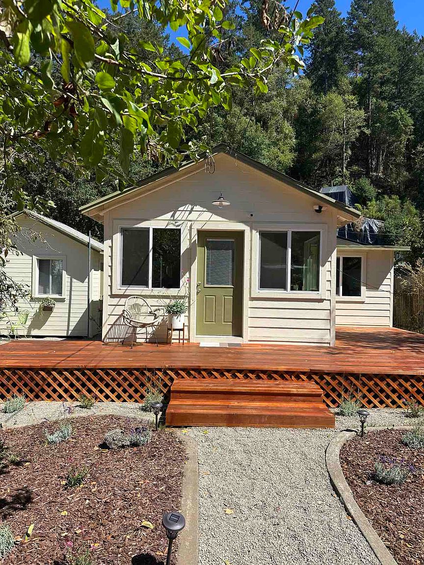 2BR/1BA Single Family House on Orchard Ave · Monte Rio photo 2