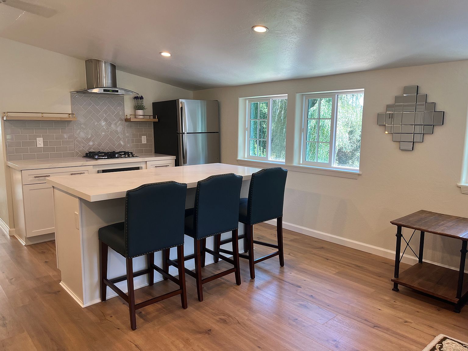 1736 Bollinger Ln photo 3