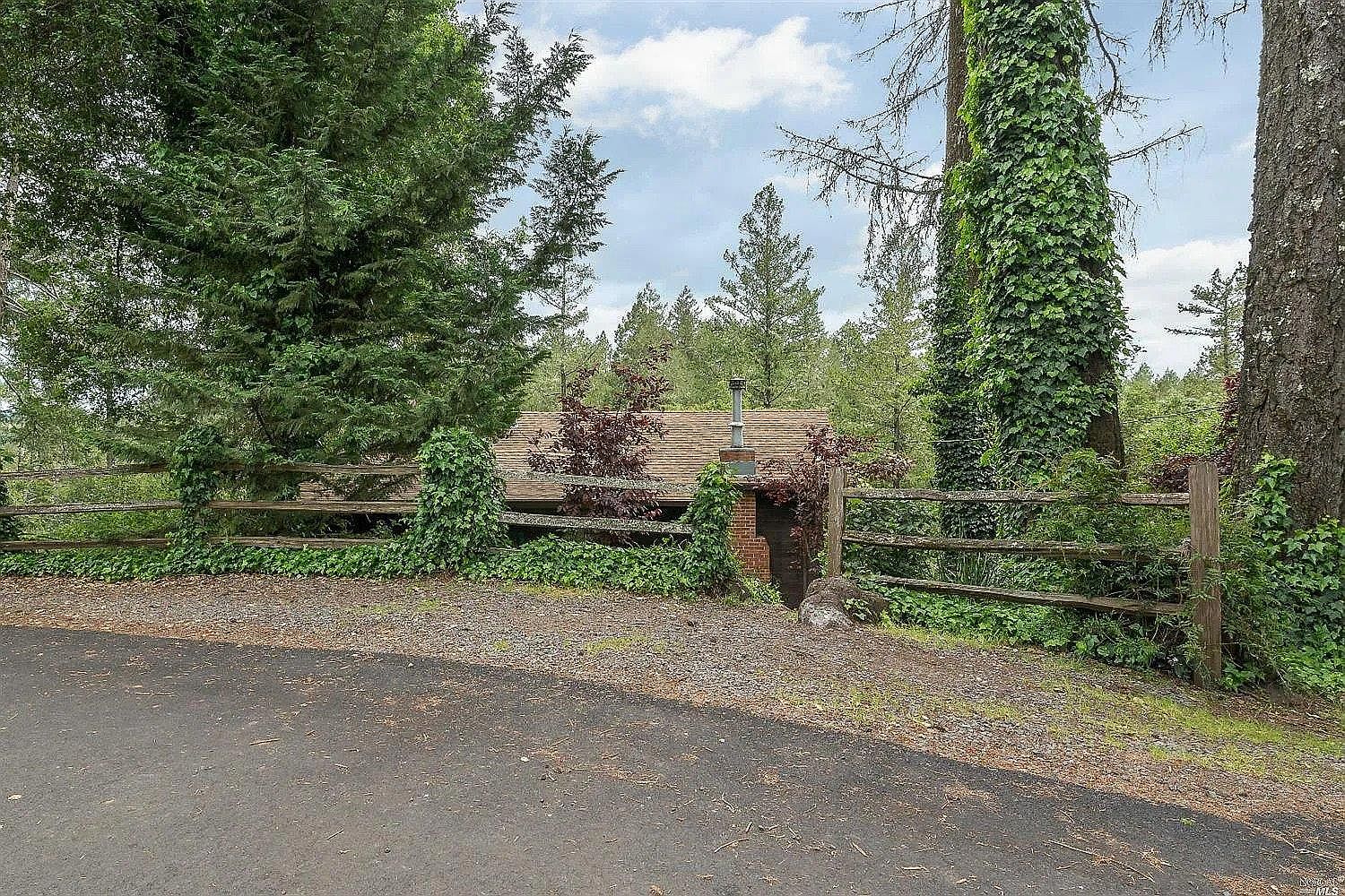 10525 Cozey Ct photo 2