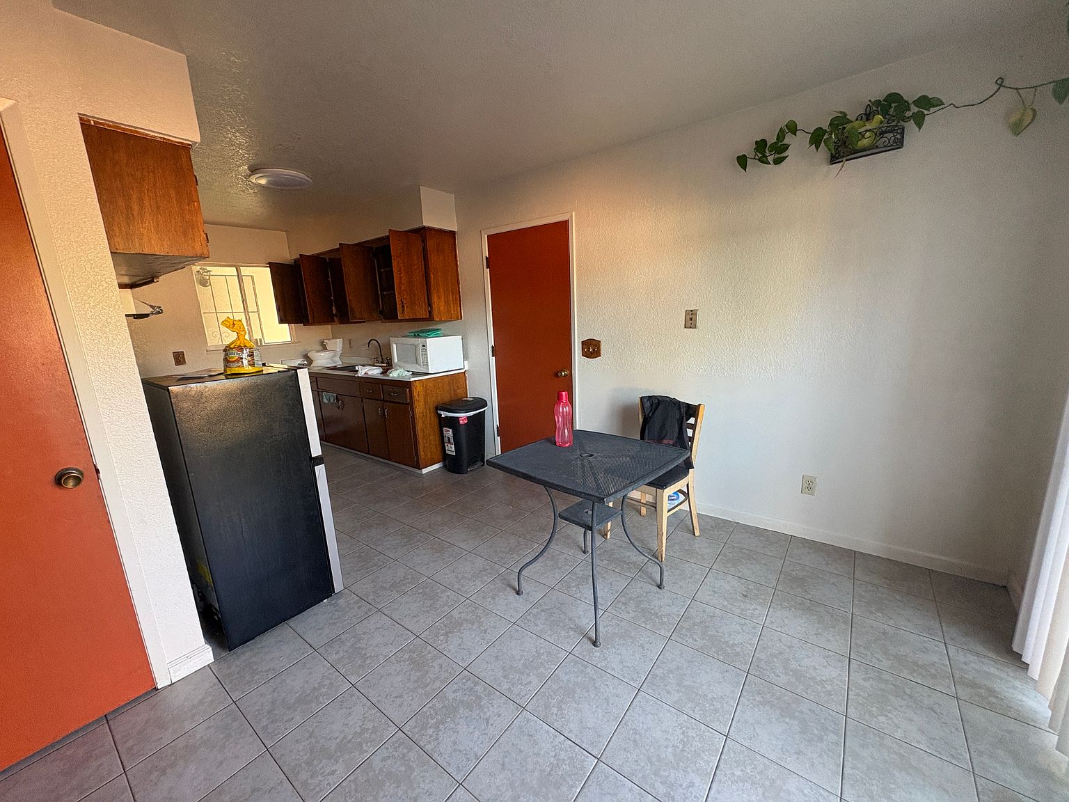 1086 Delport Ave photo 3