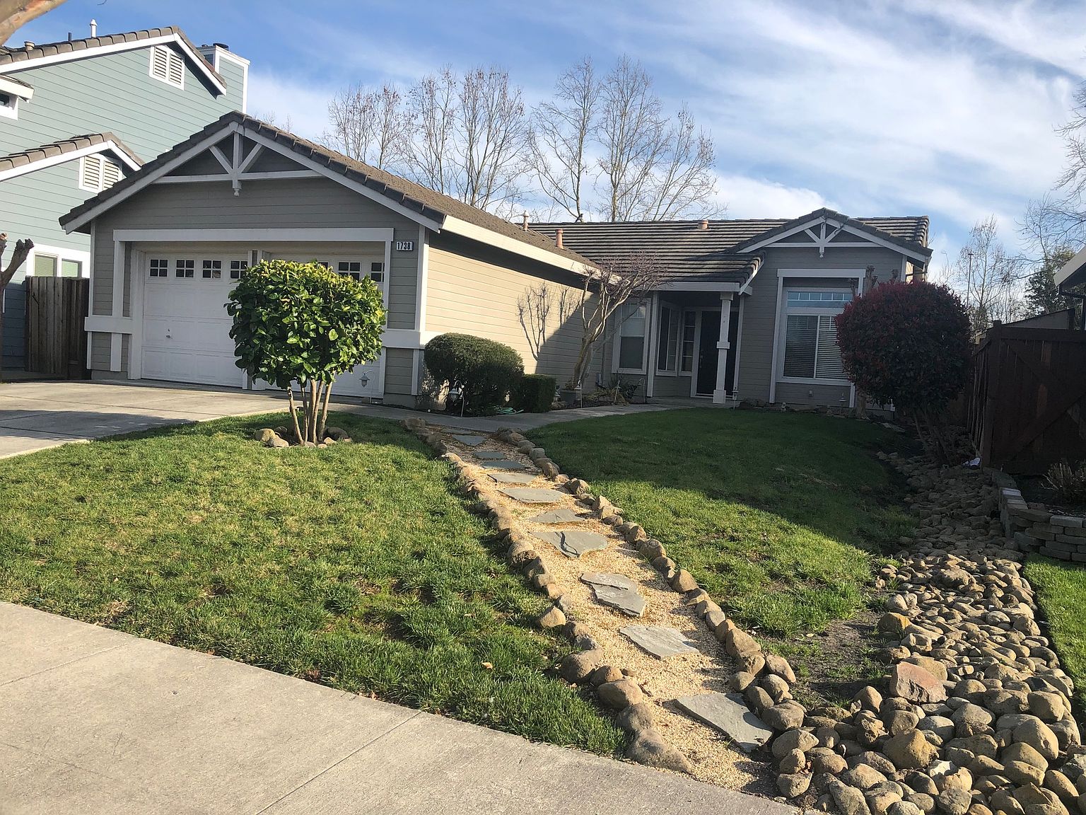 1738 Stone Creek Dr photo 2
