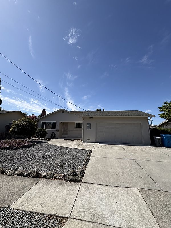 7631 Adrian Dr photo 3