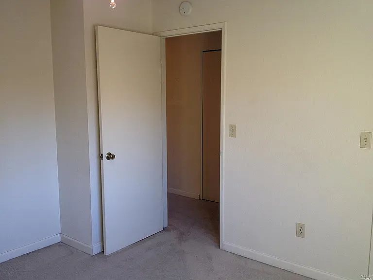 331 Gate Way photo 3