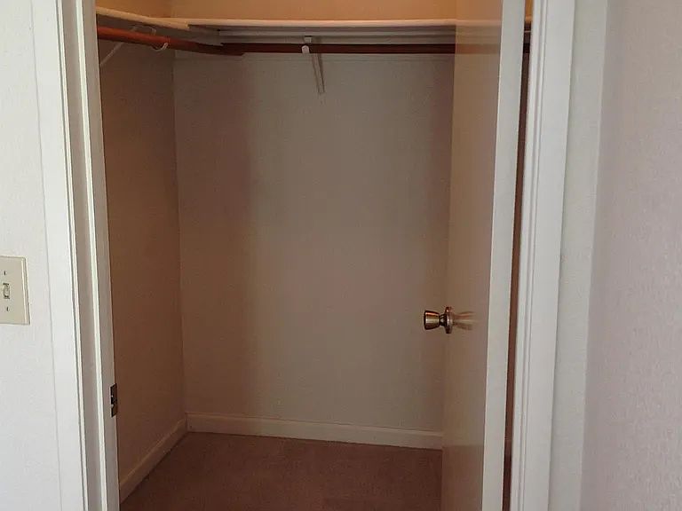 331 Gate Way photo 2
