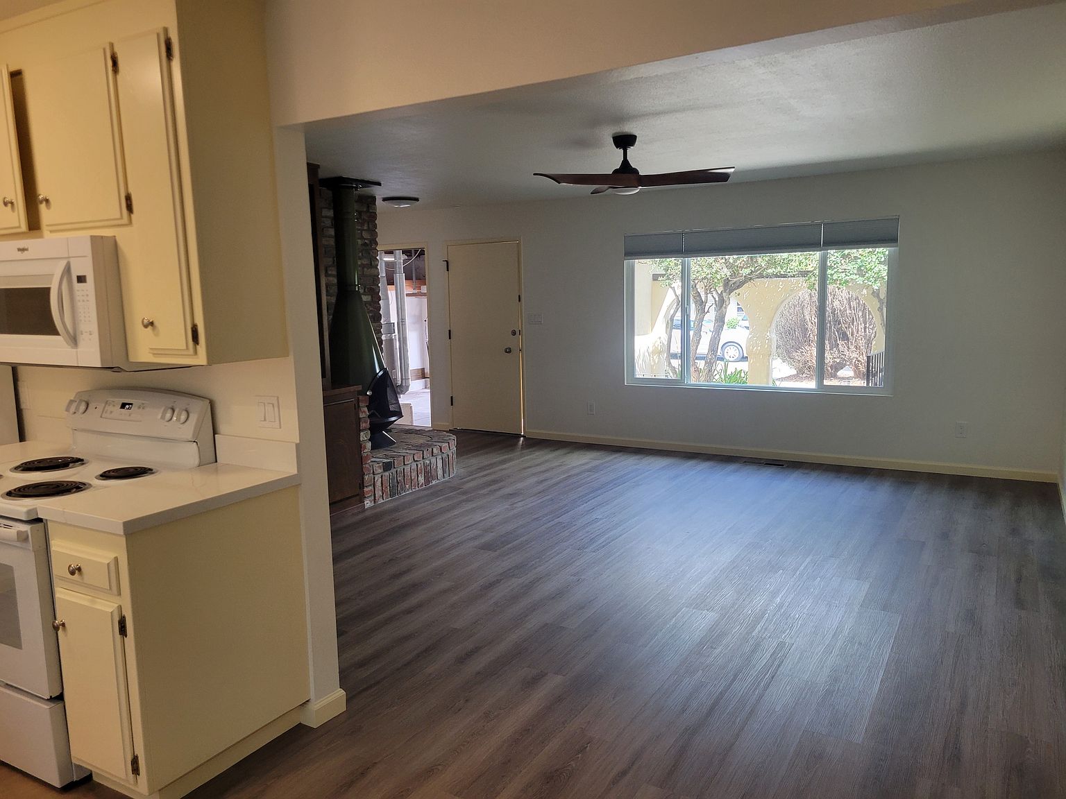 2BR/2BA Single Family House on Mesquite Dr · Santa Rosa photo 2