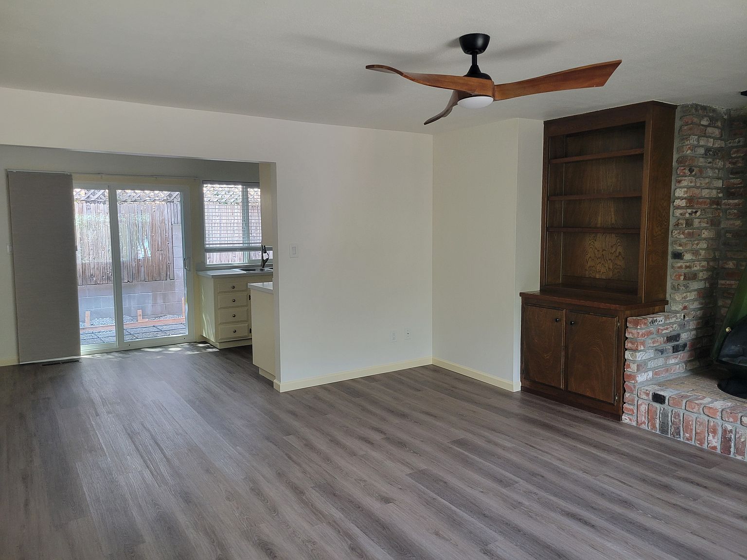 2BR/2BA Single Family House on Mesquite Dr · Santa Rosa photo 4