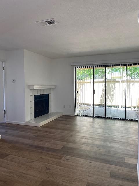 1801 Woodlake Dr photo 5