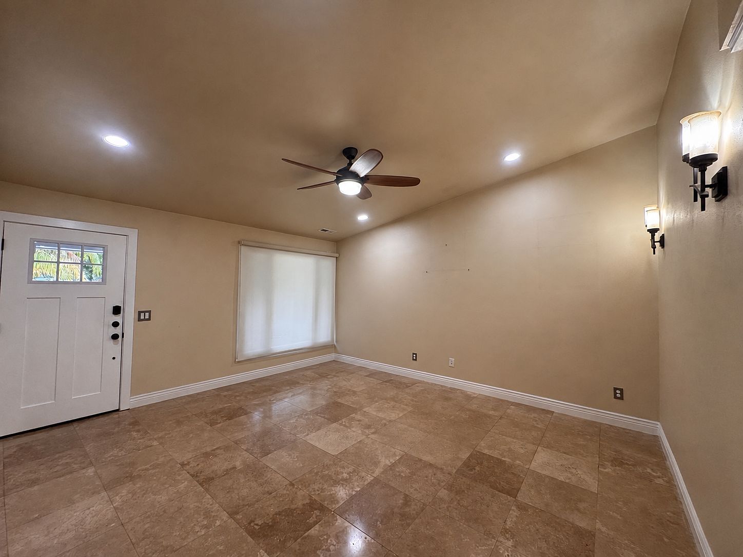 260 Banff Way photo 3