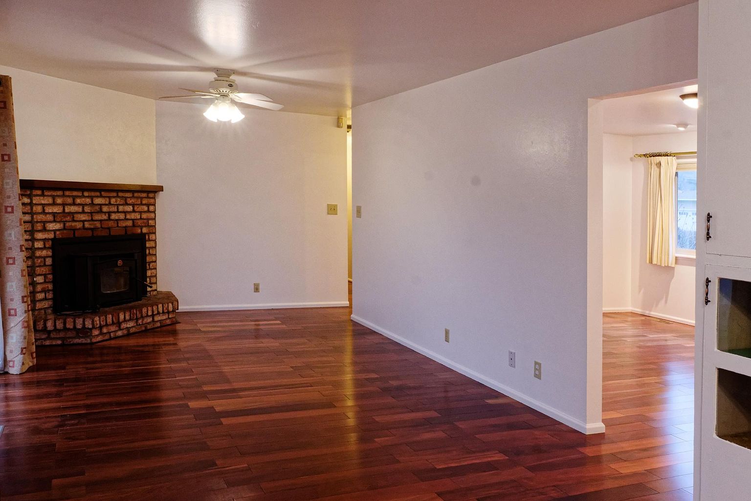 219 Grove Ave photo 4