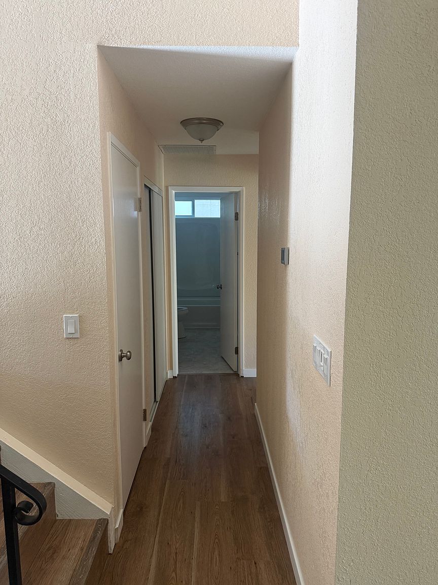 1315 Gillpepper Ln photo 2
