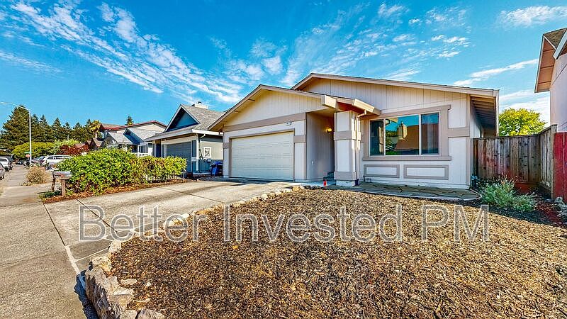 1417 Gregory Ct photo 2