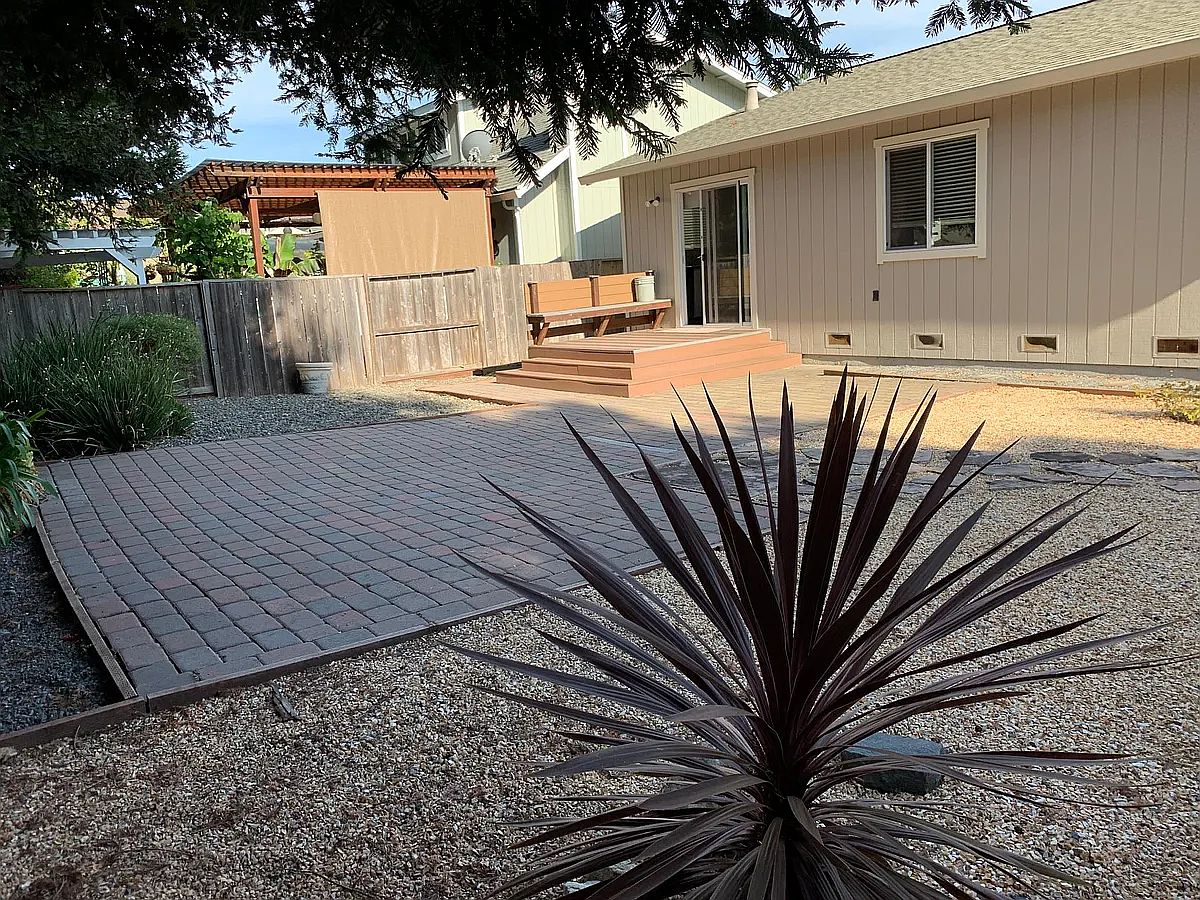4516 Harmony Pl photo 3