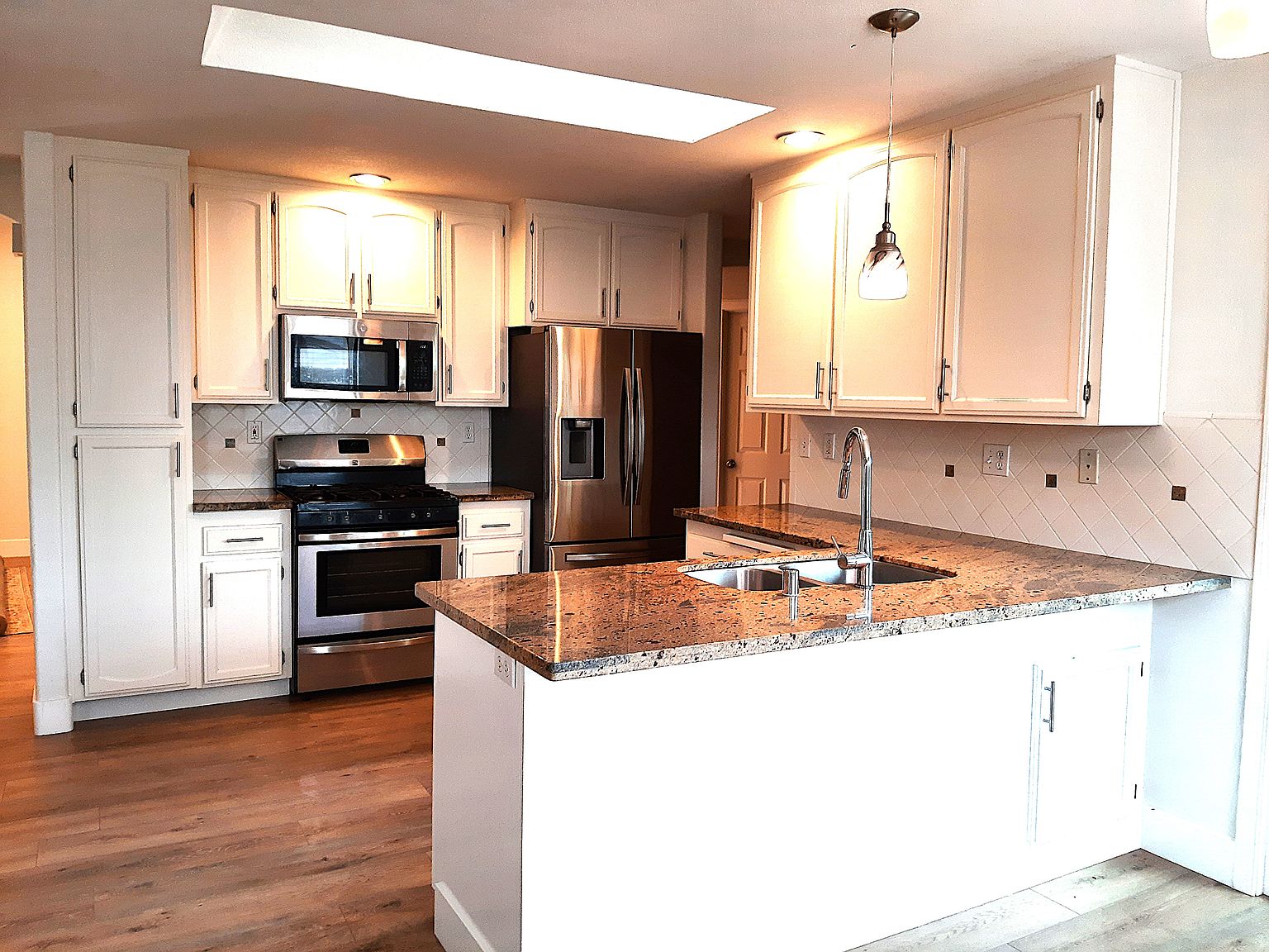 423 Wilson Ln photo 2