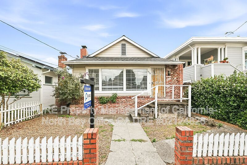 420 Carrillo St Santa Rosa, CA 95401 photo 2