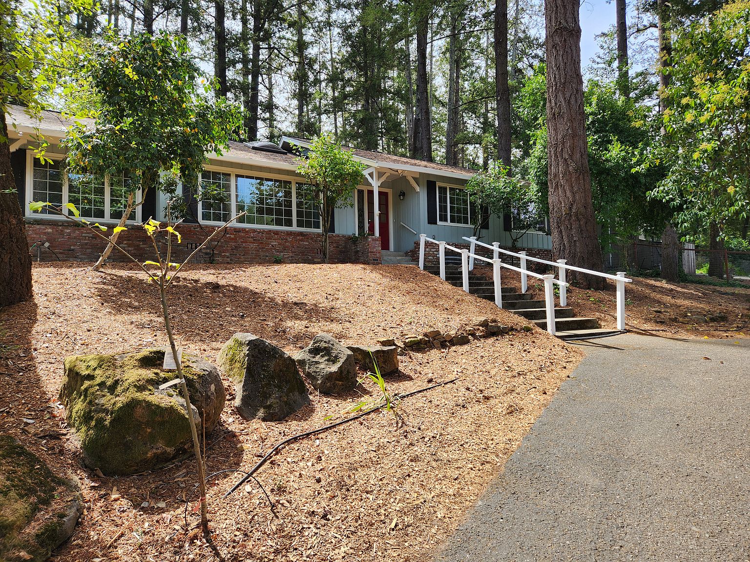 5440 Montecito Ave photo 3