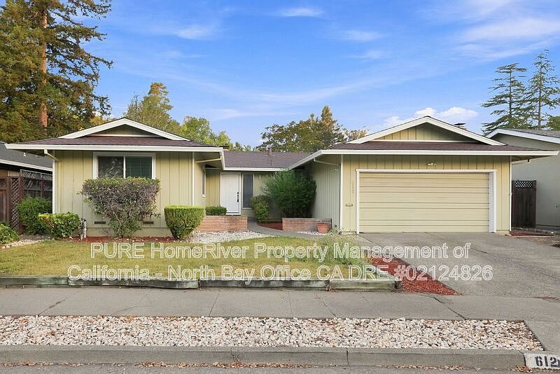 6123 Bridgewood Dr photo 2