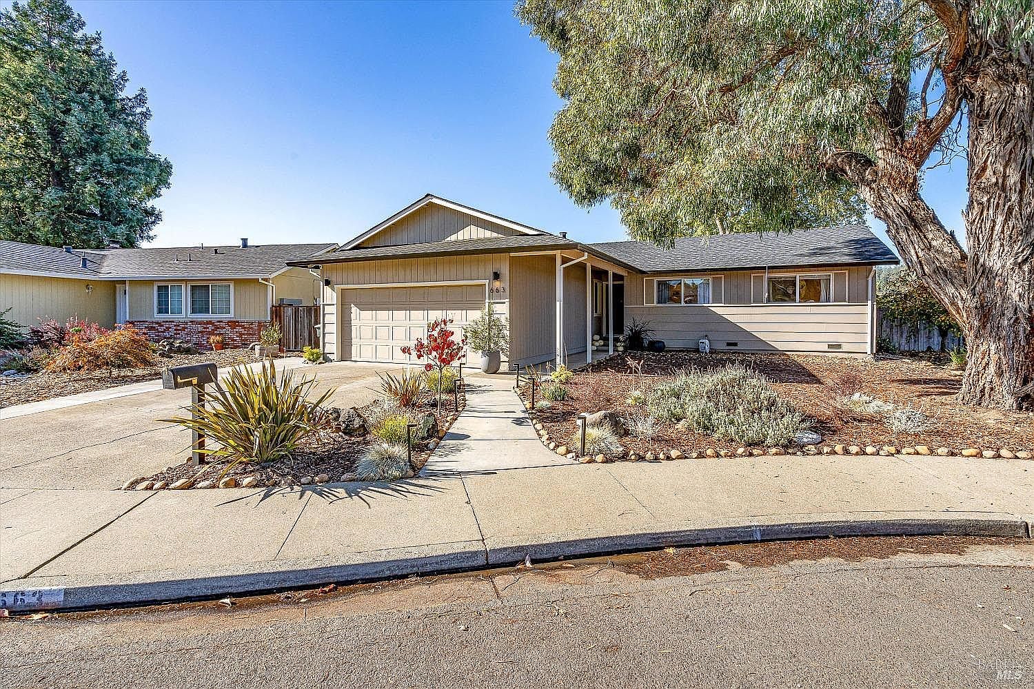 663 Bambi Ln photo 2