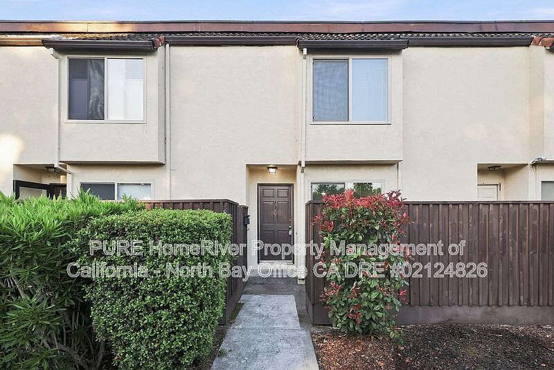 1813 Primavera Dr photo 5