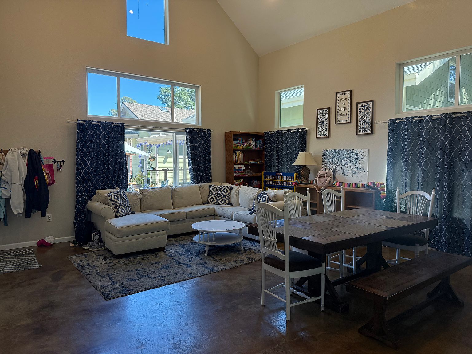 335 Golf Club Dr photo 2