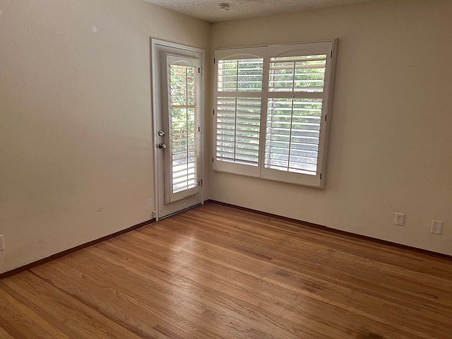 114 Northrop Pl photo 2