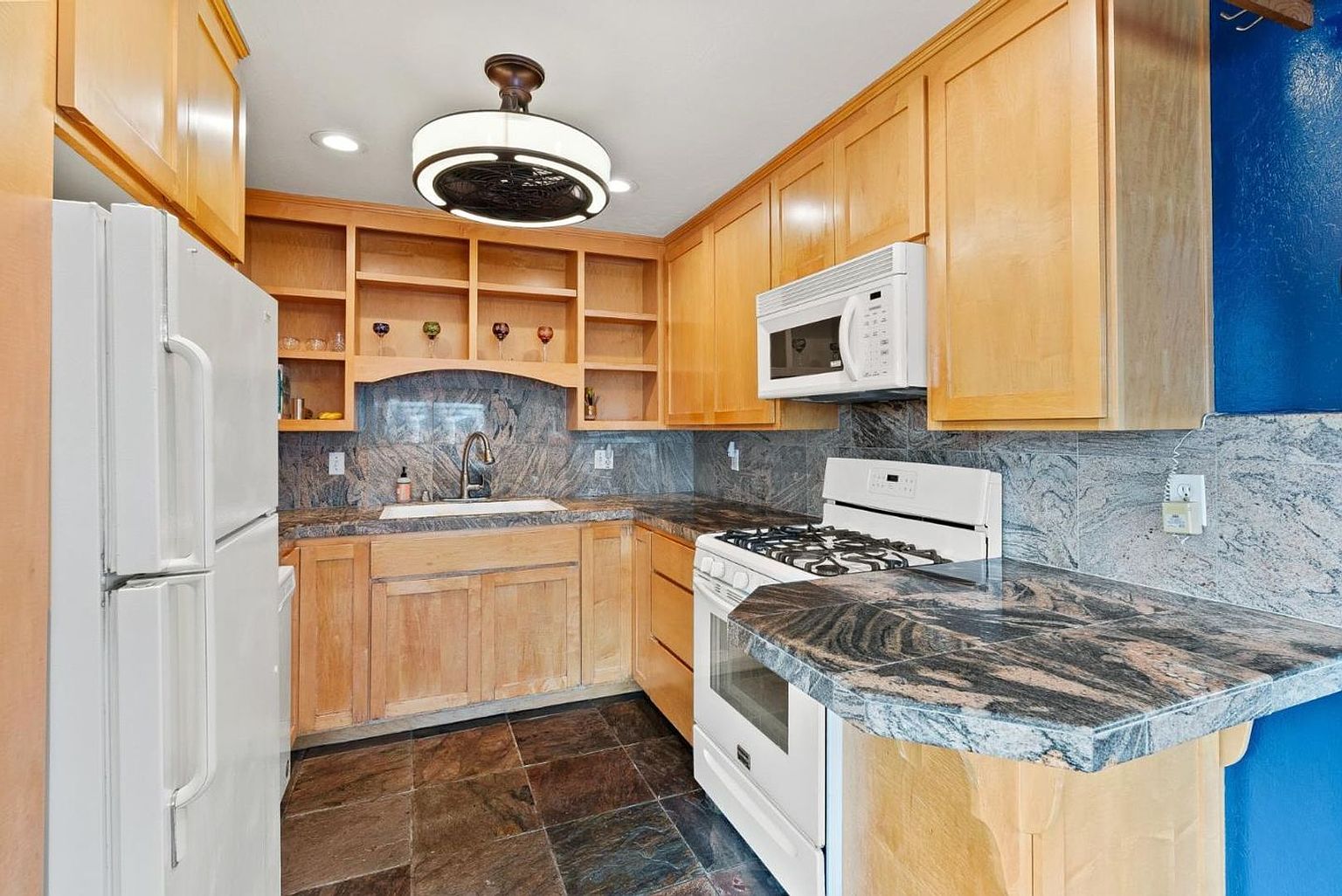 531 Dufour St Santa Cruz, CA 95060 photo 4