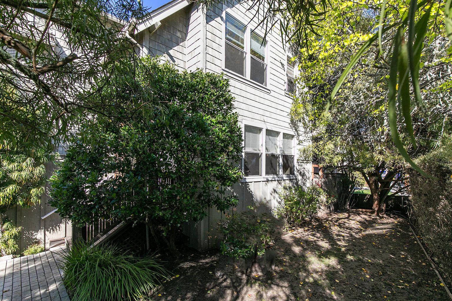 132 Walti St photo 3
