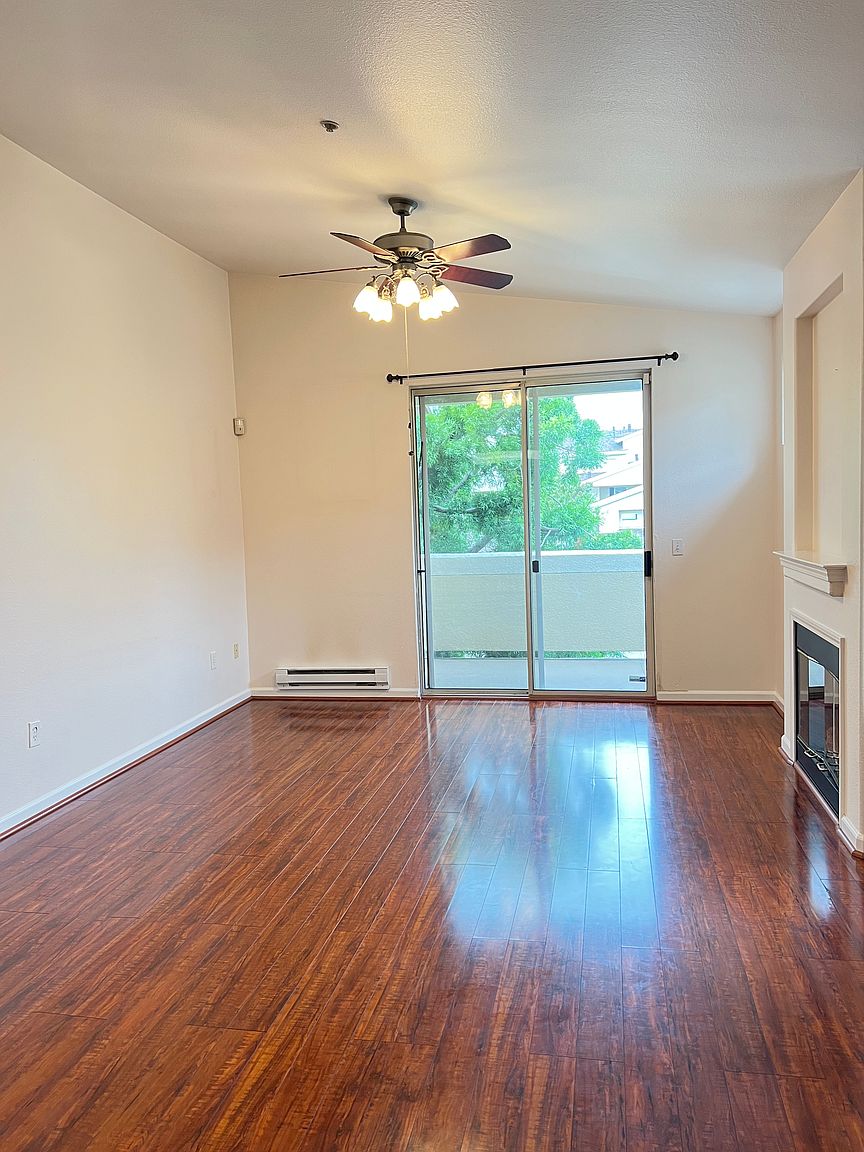 186 Everson Dr photo 4