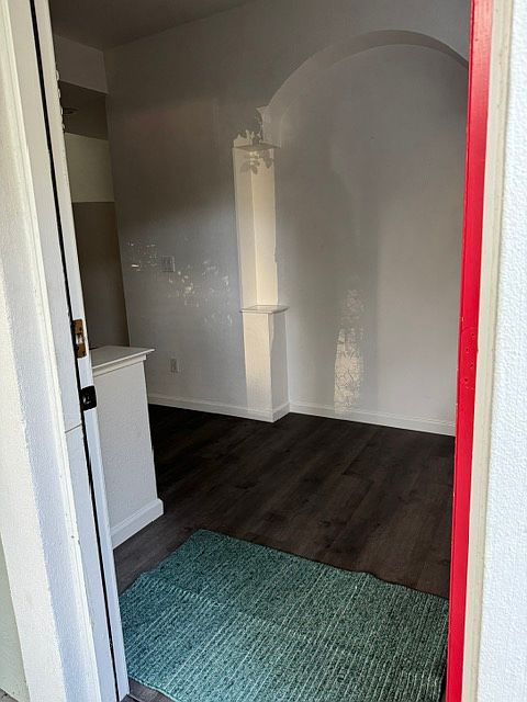 405 Village Cir photo 3