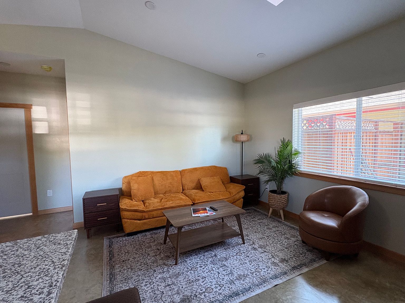 208 Washburn Ave photo 5