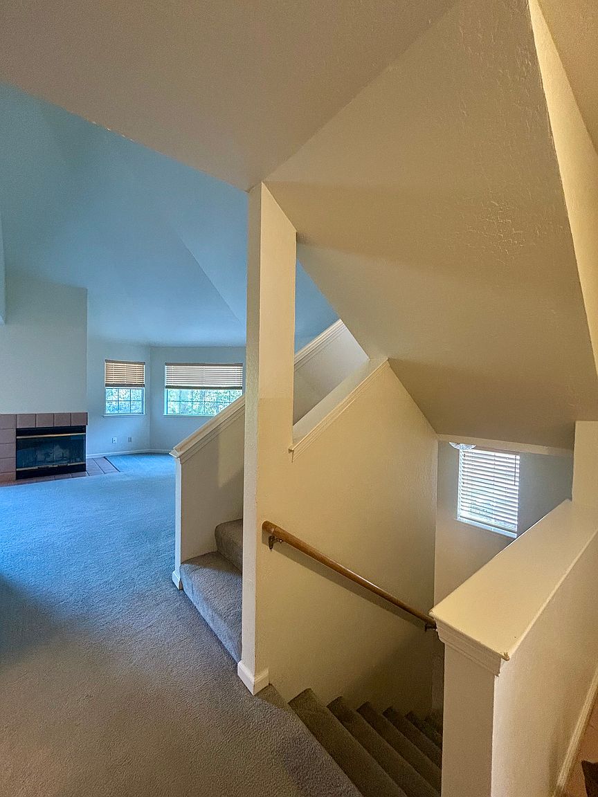 806 Isbel Ct photo 5