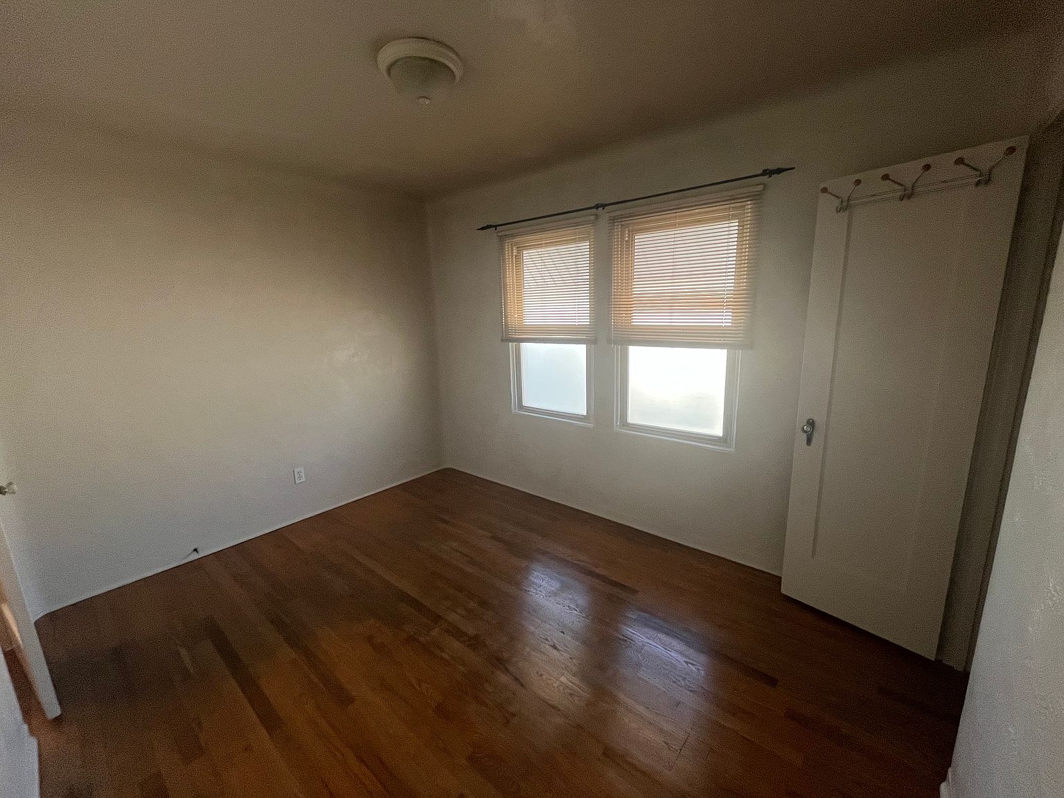 631 Water St photo 4