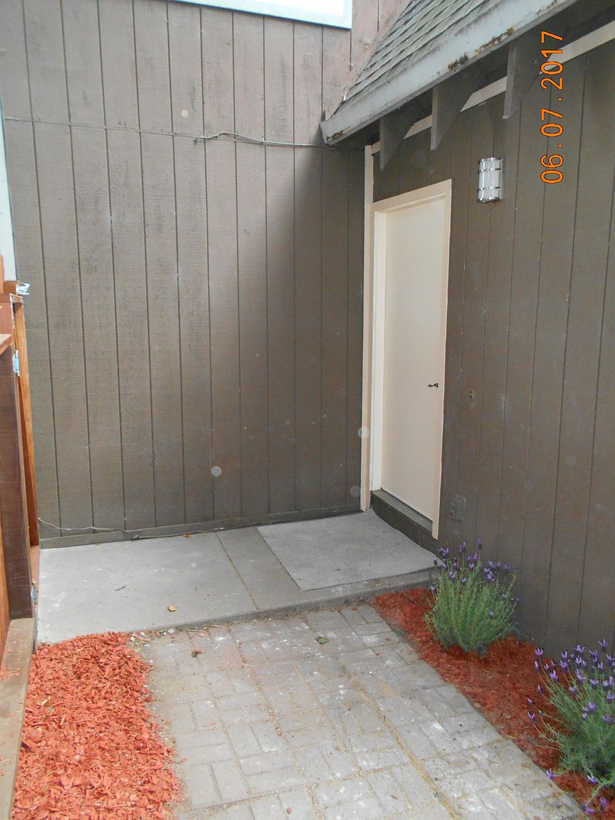 122 Jessie St photo 2